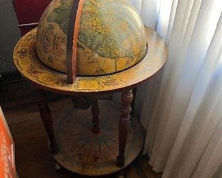Globe/table