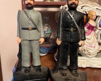 Vintage 1965 Civil War Iron Union and Confederate Soldiers military set of book ends