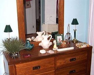 Dresser w/ mirror
