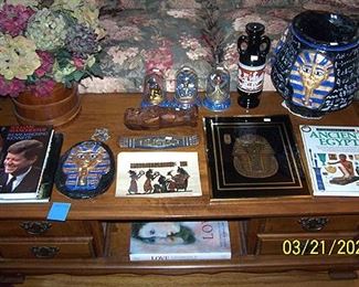 Coffee table, King Tut / Egyptian collection, wood sap bucket, books