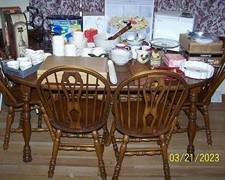 Kitchen table, 2 leaves, 6 chairs, assorted kitchen items