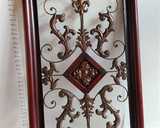 Tin wall decor 39 x 23