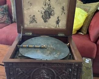 Ornate Regina music box includes metal discs