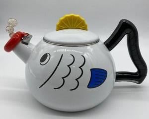 Vintage M. Kamenstein teapot.  Never been used.  Mint condition!