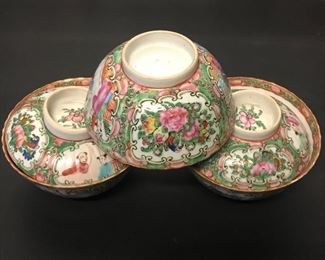 19th c Chinese Export 
Rose Medallion porcelain rice bowls 
3 bowls with 2 lids, as is

Was $500
Now $150