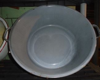 enamelware wash tub