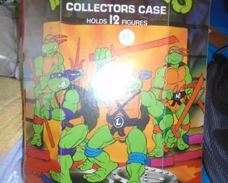 Turtles collector case with contents