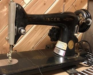 Antique Singer sewing machine (non-working)