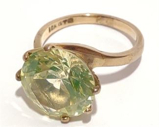 10K Gold & Green Syn Spinel Ring (Glows)