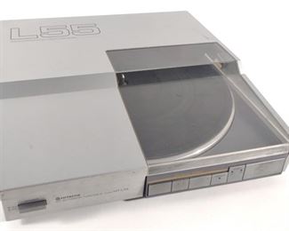 Hitachi L55 Linear Tracking Turntable