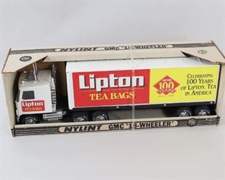 074 Nylint GMC 18 Wheeler 911Z Lipton Tea Semi Truck