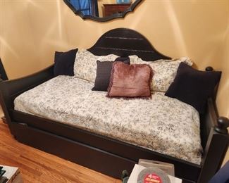 Trundle bed
