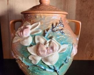 Assorted Roseville pottery