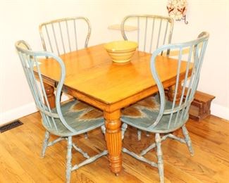 Four Windsor back  Hooker "SIDE" chairs.  $1000.00.   Oak Table, with 10-8" leaves, 42" W x 42" L x 30" H.             BUY IT NOW!   $375.00