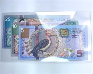 2000 Suriname 3-Note Bird & Flower Set