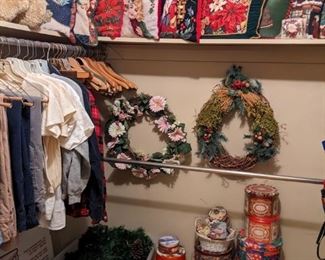 NEEDLEPOINT CHRISTMAS PILLOWS