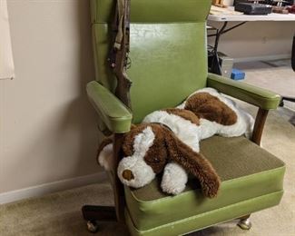 VINTAGE GREEN EXECUTIVE OFFICE CHAIR