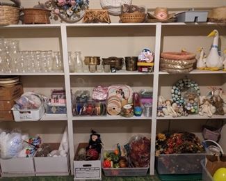 ASSORTED CRAFT ITEMS