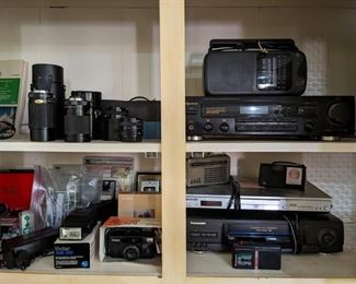 VINTAGE CAMERAS & ACCESSORIES