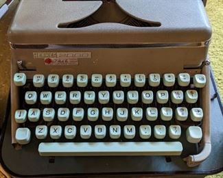 VINTAGE HERMES 2000 TYPEWRITER
