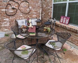 OUTDOOR IRON PATIO SET....BIRD HOUSES