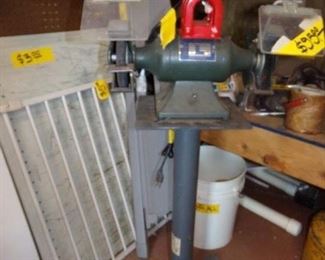 Like new Double Grinder on a Factory Stand - metal Gate - TOOLS!!!!!!!