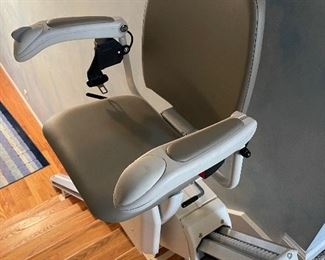 Medical lift chair, works great! Don't pay full price when you can get it here for a  fraction of the cost!!! Bring tools and help and take it home!