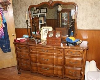 Kent-Coffey "Beaumont" dresser with mirror