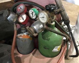 small, portable oxygen-acetylene rig