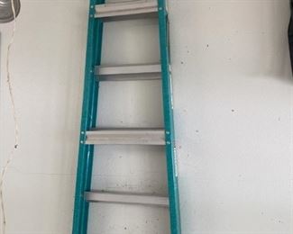 Fiberglass ladder 