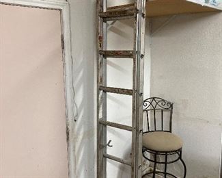 Metal extension ladder