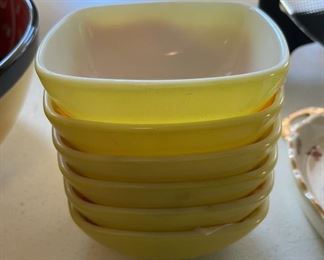 Vintage yellow Pyrex  - set of 6 small square bowls