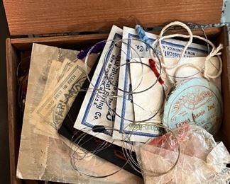 Box of strings for banjo