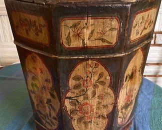Chinese Lacquer Octagonal Large Storage Box