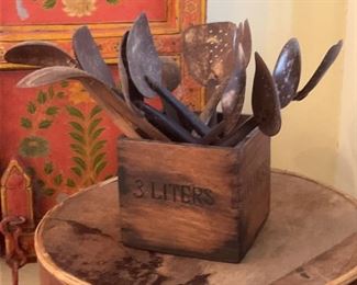 Vintage Port Couvert and lidded Large Box