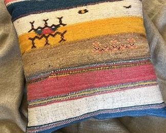 Accent Pillow Coverlet