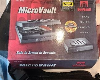 Micro-Vault 