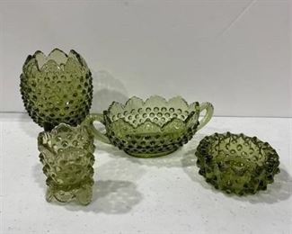 Fenton hobnail emerald glass pieces (4)