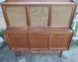 RCA VICTOR stereo console with turntable