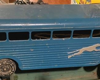 Metal Kingsbury 228 Greyhound Bus