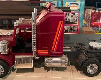 Kenner Rhino Mask Tractor