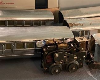 Old Lionel 616 Flying Yankee Cars and Parts