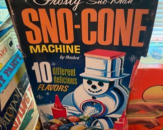 Hasbro Frosty Sno-Man Sno-Cone Machine