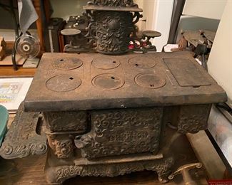 Triumph Salesman Sample/Kid's Stove