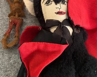 Skeleton Wiggly and Dracula