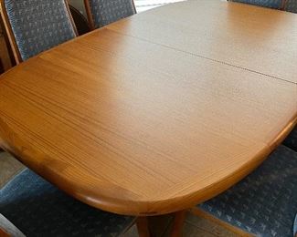 Benny Linden Mid Century Danish Modern Teak Dining Table w 2 Leaves and 8 Chairs