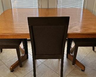 Dining Table w Leaf, 4 Dining Chairs 