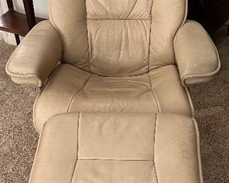 Hjellegjerde Recliner and Ottoman