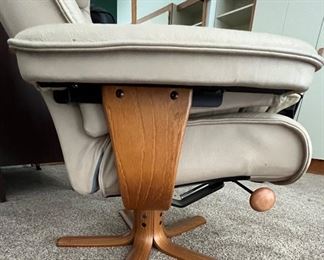 Hjellegjerde Recliner and Ottoman