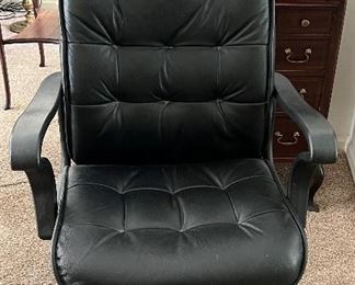 Executive Swivel Office Chair